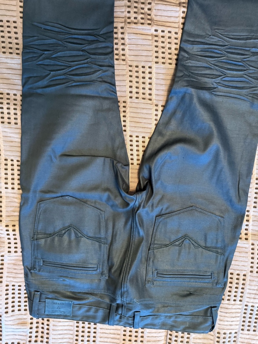 GUESS Men's Slim Black Denim Jeans with Logo Patch - Picture 3 of 5